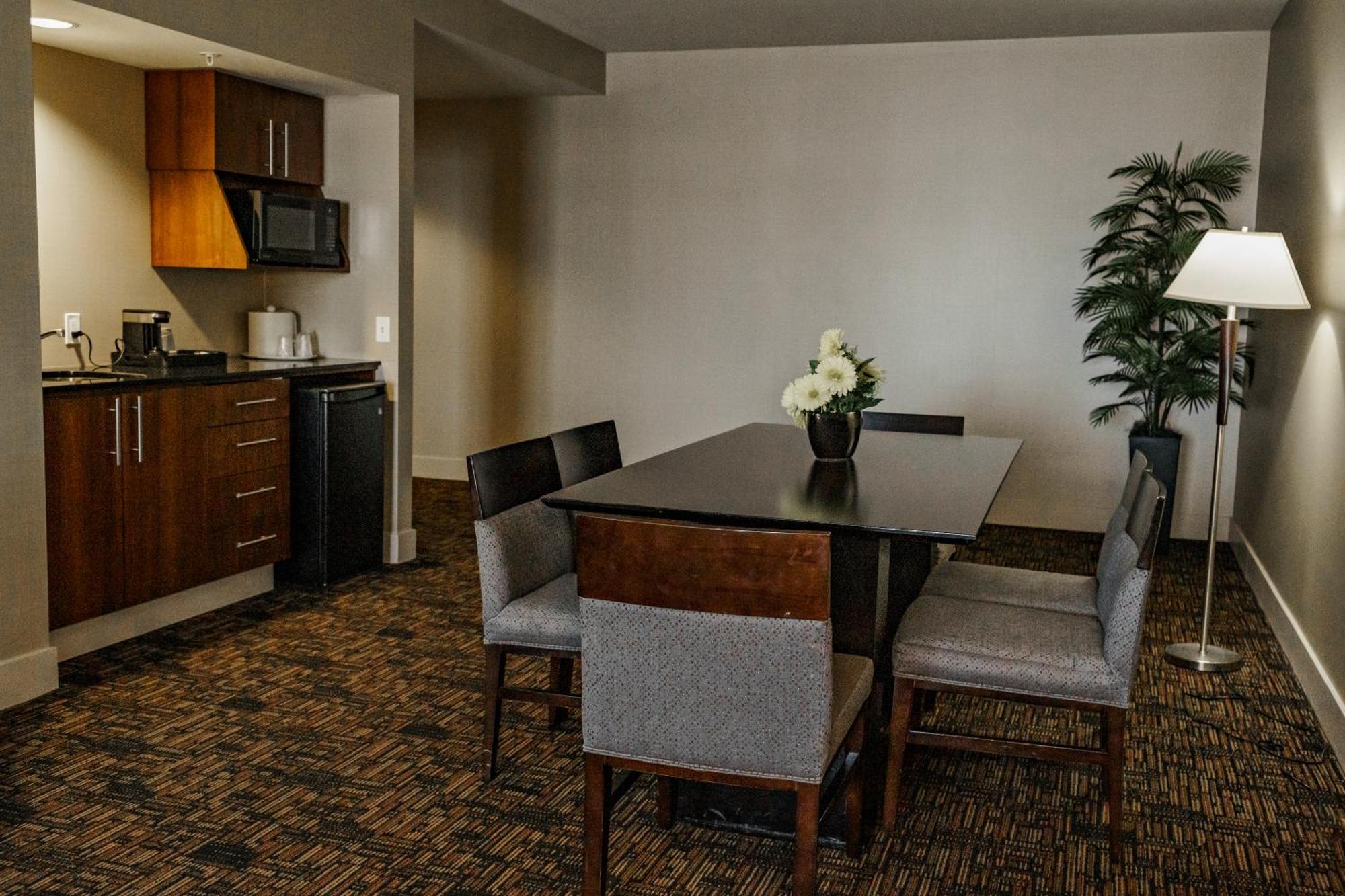 Radisson Hotel Edmonton Airport Leduc Extérieur photo