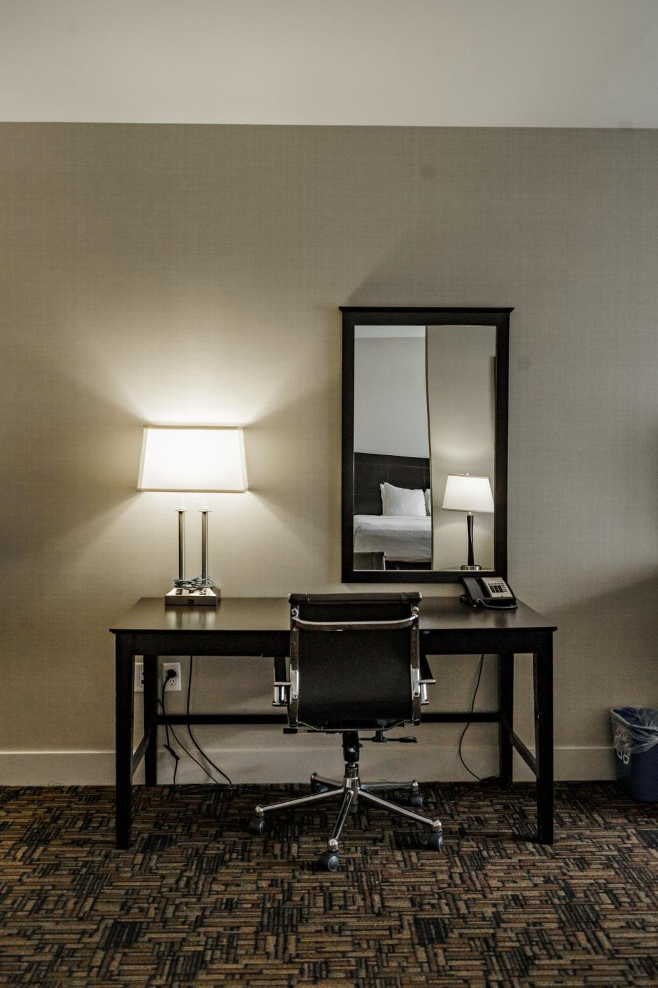 Radisson Hotel Edmonton Airport Leduc Extérieur photo