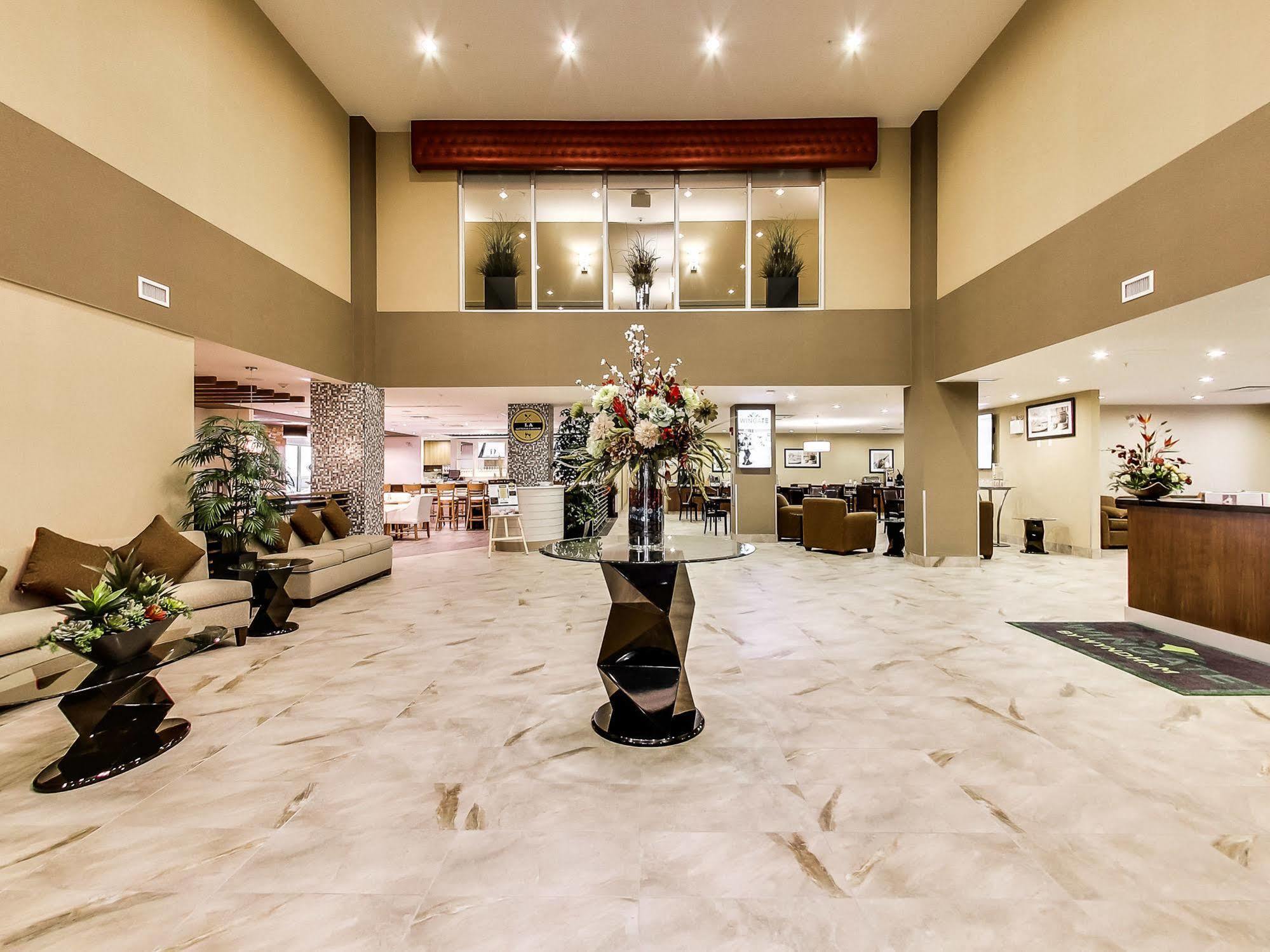Radisson Hotel Edmonton Airport Leduc Extérieur photo