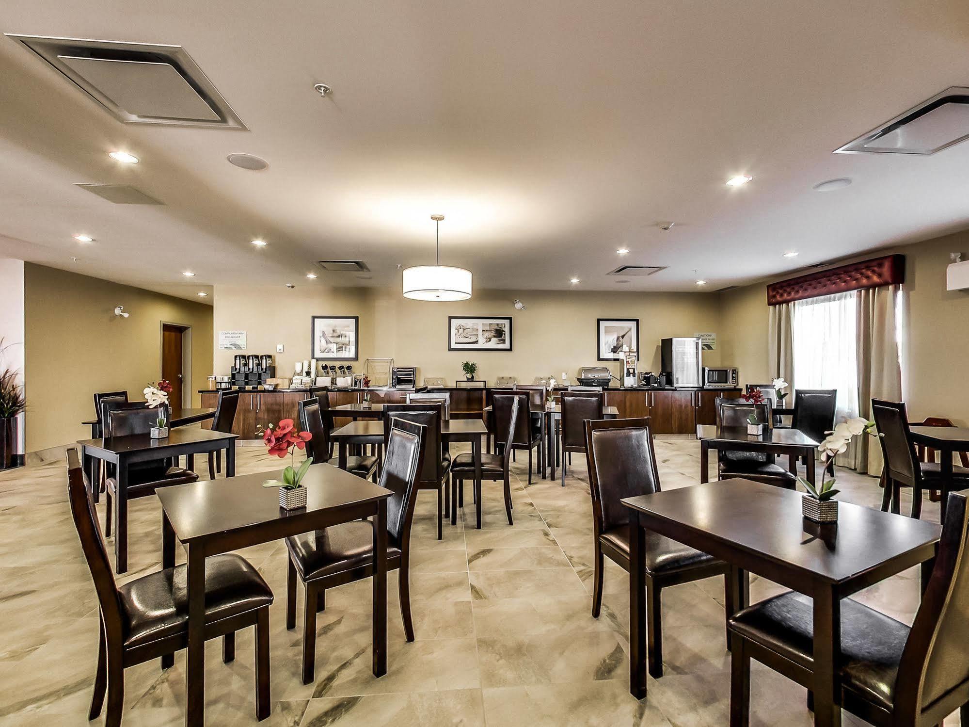 Radisson Hotel Edmonton Airport Leduc Extérieur photo